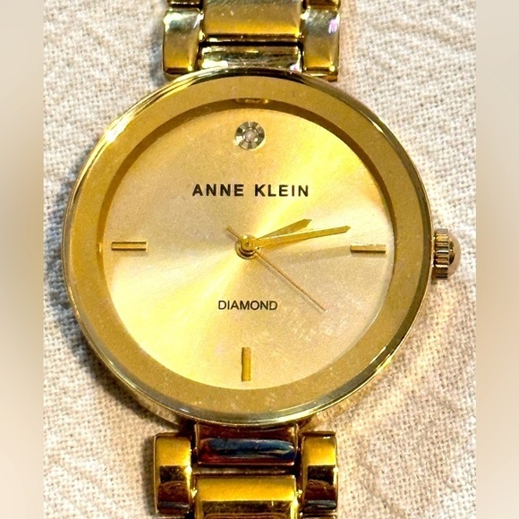 Women’s ANNE KLEIN WATCH DIAMOND GOLD TONE ROUND CASE WORKING 0644 R - Picture 1 of 12